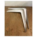 Shelf hangers
