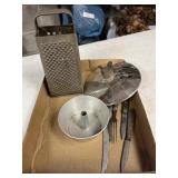 Juicer cheese grater and Moore