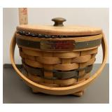1994 Longaberger jingle bell basket with liner &