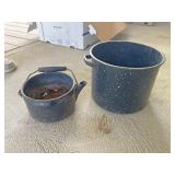 Enamel pot and tea pot