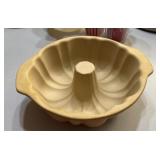Pampered chef bundt pan