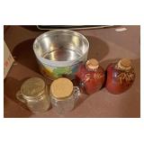 Hull salt & pepper shakers