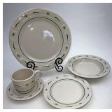 Longaberger NIB green 5 piece place setting