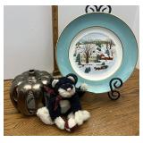 Christmas plate pumpkin and Boyds cat