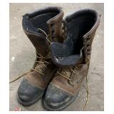Size 9 Redwing steel toed boots