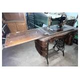Minnesota trader sewing machine