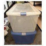 2 96 quart totes with lids