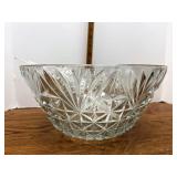 Glass salad bowl with serving pieces