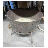 Cast iron pot with crack