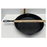 Cast iron skillet