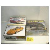 3 SEALED MODEL KITS 3 SEALED MODEL KITS