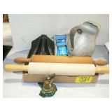 CAST IRON MOUSE DOOR STOP, 2 WOODEN ROLLING PINS, CAST IRON MOUSE DOOR STOP, 2 WOODEN ROLLING PINS,