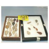 2 DISPLAY CASES WITH ARROWHEADS