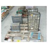 PALLET WITH 4 PARTS ORGANIZERS AND CONTENTS, BOOT