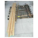 PALLET WITH PRYBARS, 1X2 LUMBER, GARDEN DÉCOR PALLET WITH PRYBARS, 1X2 LUMBER, GARDEN DÉCOR