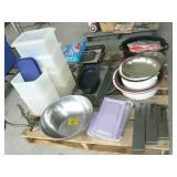 PALLET WITH ENAMELWARE BOWLS, BAKING PANS,