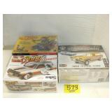 3 SEALED MODEL KITS 3 SEALED MODEL KITS