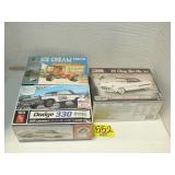 3 SEALED MODEL KITS 3 SEALED MODEL KITS