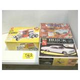3 SEALED MODEL KITS 3 SEALED MODEL KITS