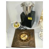 CHROME ICE BUCKET AND CHAMPAGNE GLASSES, TABLETOP CHROME ICE BUCKET AND CHAMPAGNE GLASSES, TABLETOP