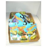 FLAT WITH HOT WHEELS CARS ON CARDS FLAT WITH HOT WHEELS CARS ON CARDS