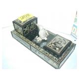 SMOKING SET WITH BIRD CIGARETTE DISPENSER SMOKING SET WITH BIRD CIGARETTE DISPENSER