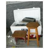 PALLET WITH LARGE IGLOO COOLER CHEST WITH PALLET WITH LARGE IGLOO COOLER CHEST WITH