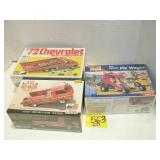 3 SEALED MODEL KITS 3 SEALED MODEL KITS