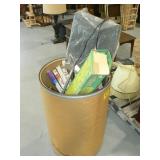 CARDBOARD BARREL FILLED WITH GIFT WRAP, FOLDING