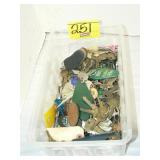TUB WITH HOUSE AND CAR KEYS AND KEYCHAINS TUB WITH HOUSE AND CAR KEYS AND KEYCHAINS