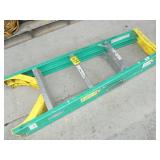 WERNER 4' FIBERGLASS STEP LADDER WERNER 4' FIBERGLASS STEP LADDER
