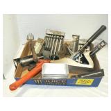 FLAT WITH HAND TOOLS, ALUMINUM MINI LOAF PANS FLAT WITH HAND TOOLS, ALUMINUM MINI LOAF PANS