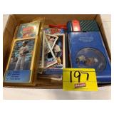 FLAT W/ VINTAGE BASEBALL CARDS & COLLECTIBLES