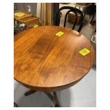 28' ROUND ACCENT TABLE W/ CHAIR