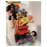 BRATZ DOLLS, DOLLS, LAS VEGAS SEMI ON CARD, GROUP