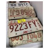 GROUP OF METAL ILLINOIS LICENSE PLATES