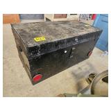 TRUNK WITH BEDDING