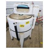 MAYTAG WRINGER WASHING