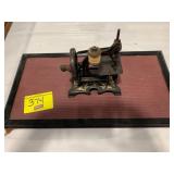 ANTIQUE METAL CHILDS SEWING MACHINE