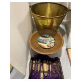 ANTIQUE HANDLED BRASS POT, WOODEN BOWL, GROOMING