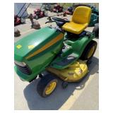 JOHN DEERE LT190 AUTO RIDING MOWER - AS IS