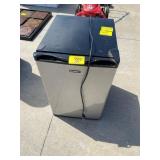 SELLER SAYS WORKING EMERSON MINI FRIDGE