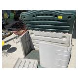 RUBBERMAID DECK BOX