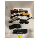 8-PIECE LIONEL 681 LOCOMOTIVE & CARS SET