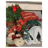 PALLET OF CHRISTMAS Dï¿½COR OF ALL KINDS