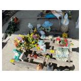 PALLET OF GARDEN Dï¿½COR OF ALL KINDS