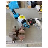 2 VISES, SPRAYER TANK, FLASHLIGHT, CHARGER