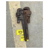 2 PIPE WRENCHES