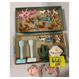GLASS & MINI ANIMALS, S&P SHAKERS, PINK CHALKWARE