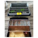 METAL TACKLE BOX W/ SMALL CONTENTS, PLASTIC